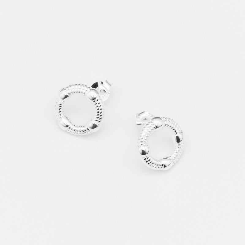 BOUCLES D'OREILLES ARGENT  CERCLE TRAVAILLÉ DÉCORÉ DE 4 PIÉCES LISSES